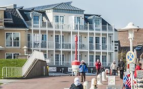 Weiße Villa am Meer Büsum